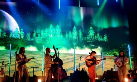 Billy Strings plays Halloween with a “Wizard of Oz” Themed Twist